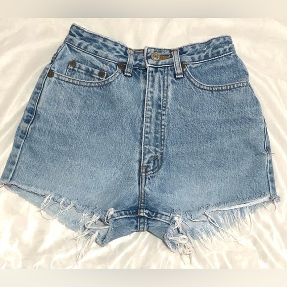 Vintage Levi’s W626-0211 Blue Shorts